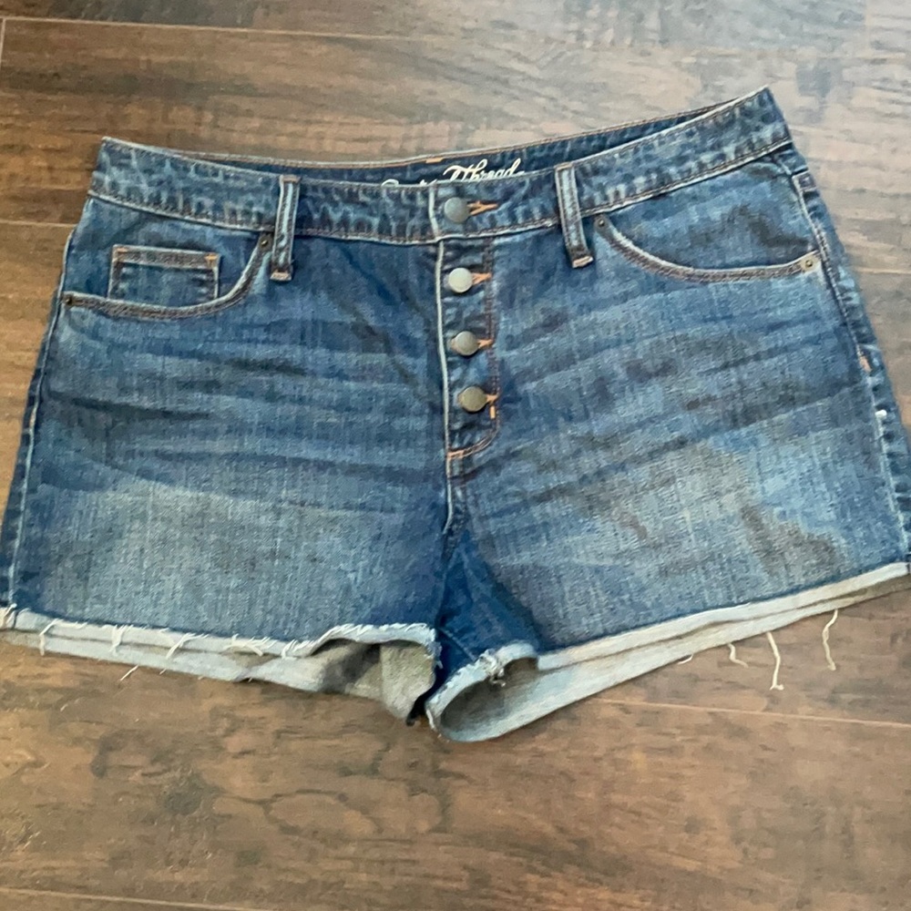 Universal Thread button Jean shorts